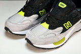 NB 992 'Black Grey Volt'