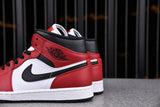 AJ1 Mid ‘Chicago Black Toe’